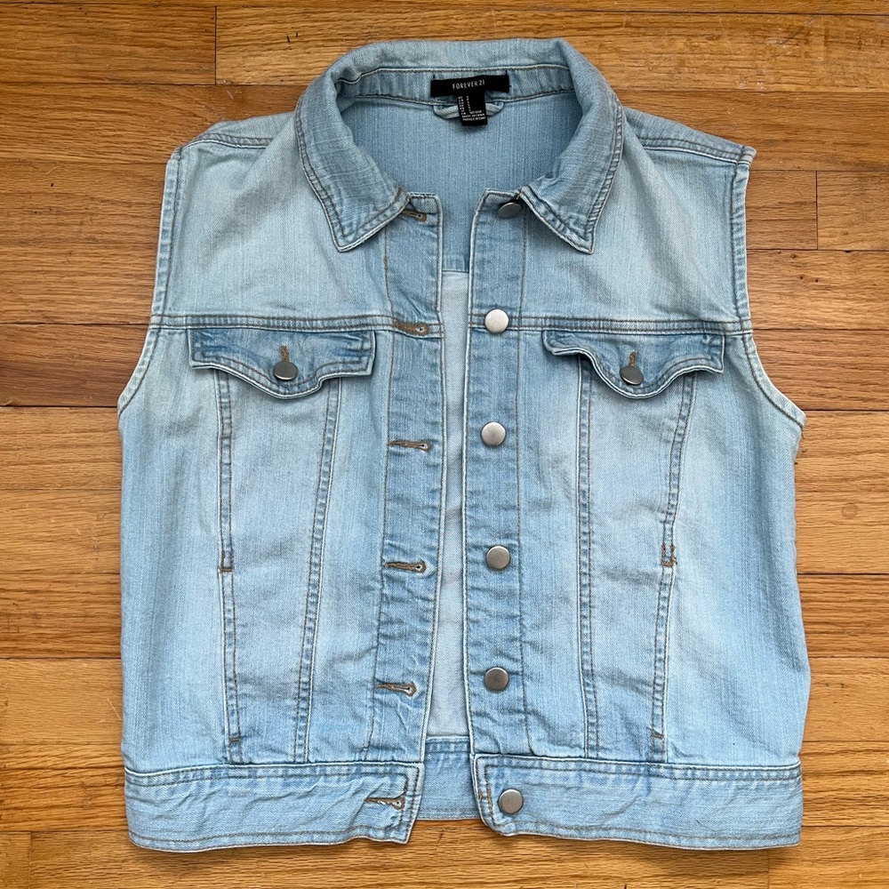 Forever 21 Women’s Sleeveless Denim Jacket